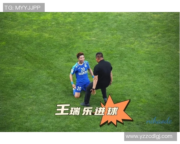 剪发后的足球明星们展现新形象与风格的精彩瞬间