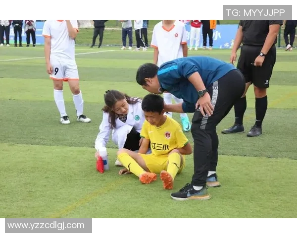 杨娜专访：从绿茵场到人生舞台的足球旅程回顾与展望